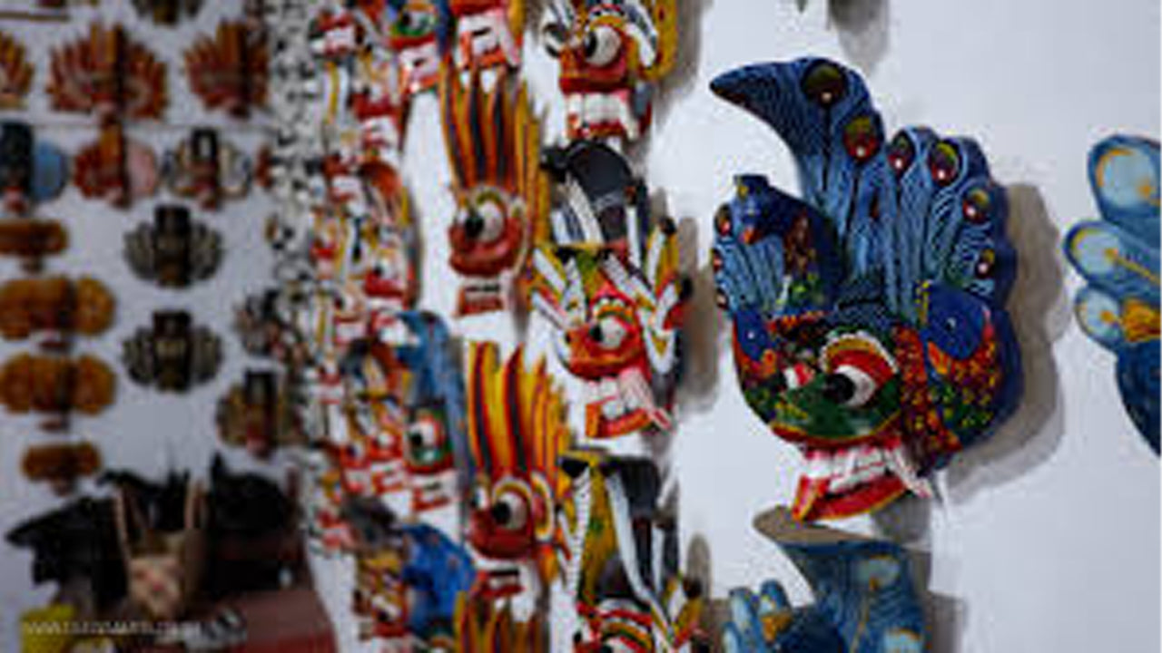 Traditional Mask Painting Experience from Negombo