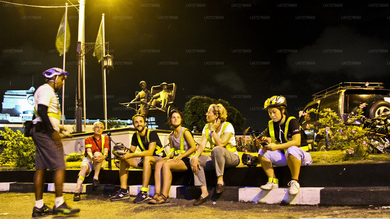 Luxury Night Cycle Tour of Colombo