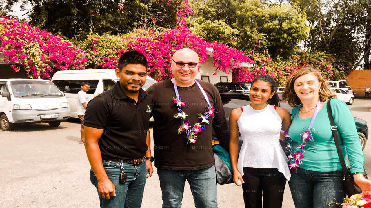 Transfer between Colombo Airport (CMB) and Jan Peterson at Victoria Golf and Country Resort, Kandy