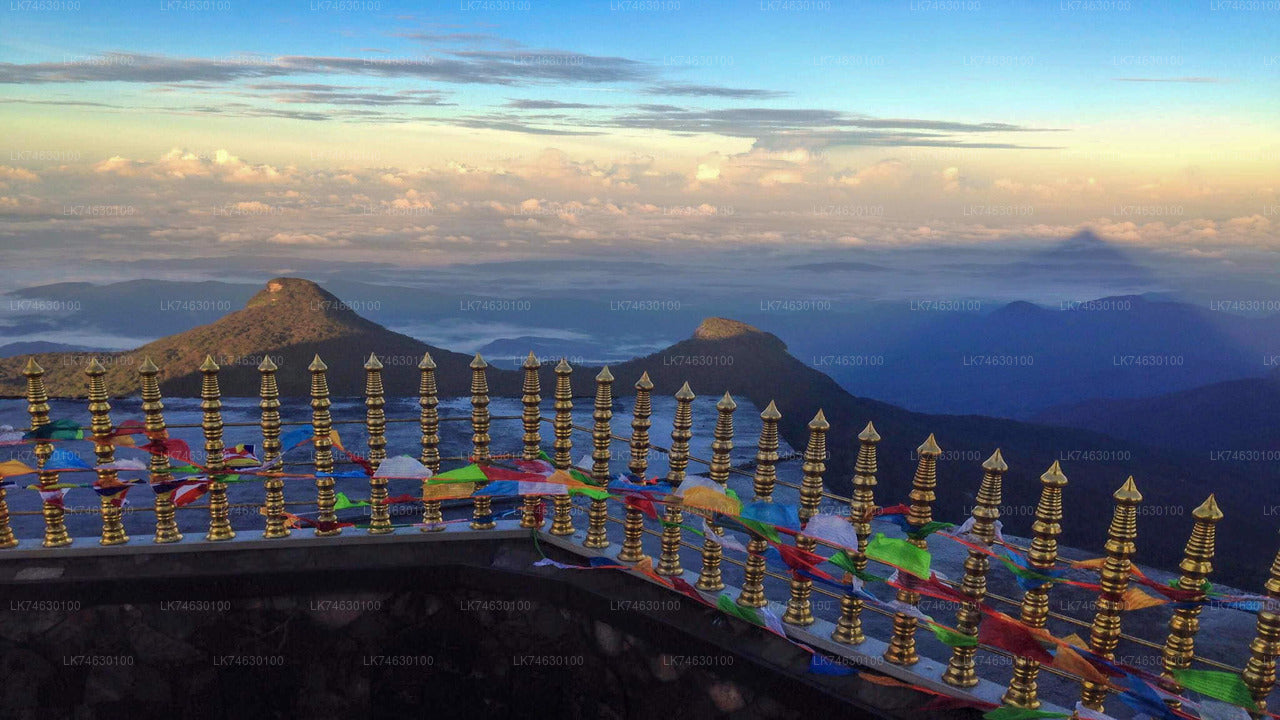 Night Hike to Adam's Peak from Nallathanniya